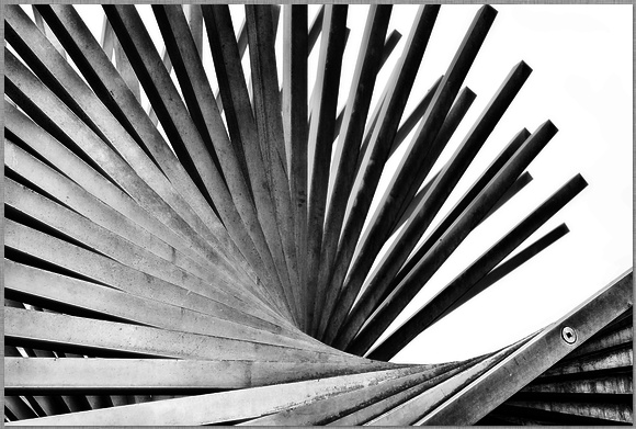 Sehr scharfe Abbildung einer Spirale in schwarzweiß mit sehr schönem Verlauf dirk schmitz