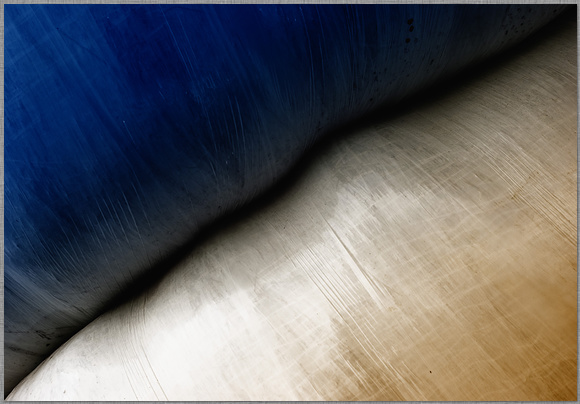 Diagonale Anordnung der plastiklippen in komlimentärkontrast dirk schmitz